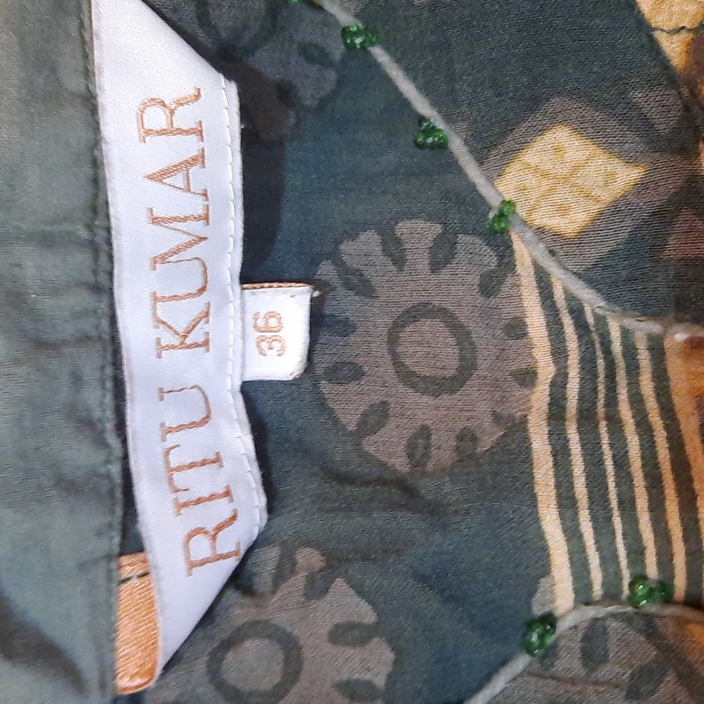 Ritu kumar kurti - Picture 8 of 13